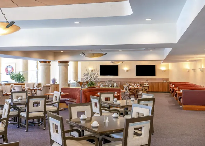 Indian Wells Resort Hotel