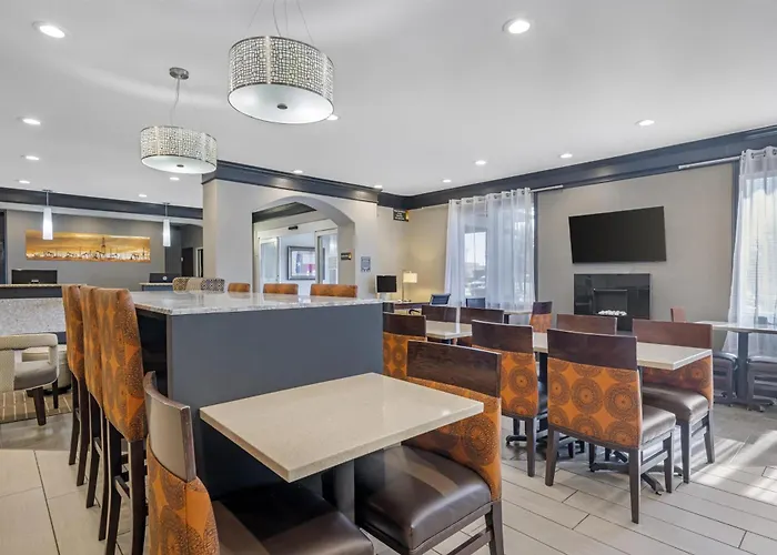 Best Western South Plains Inn & Suites