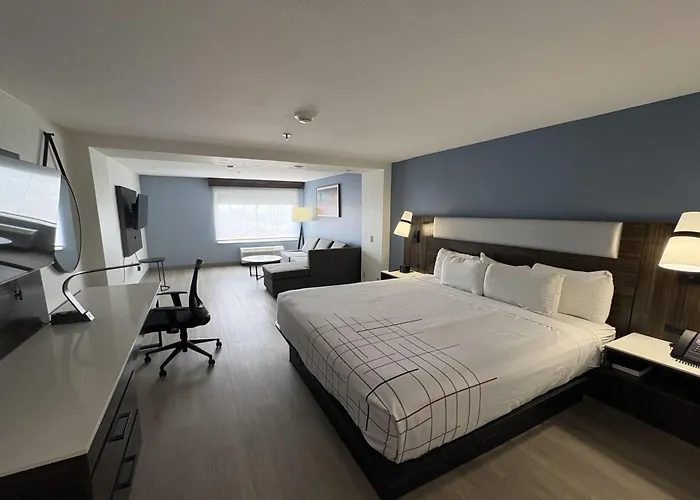 La Quinta By Wyndham Dodge City