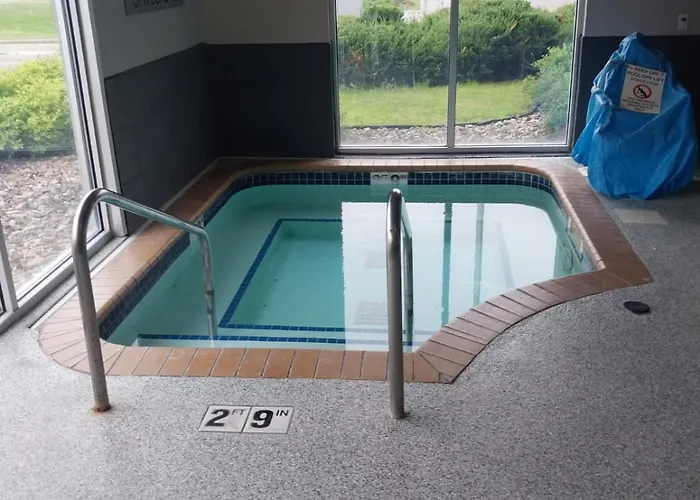Country Inn & Suites By Radisson, Platteville, Wi