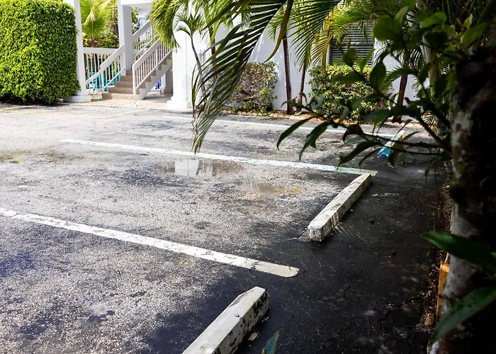 Palm Breeze Hotel