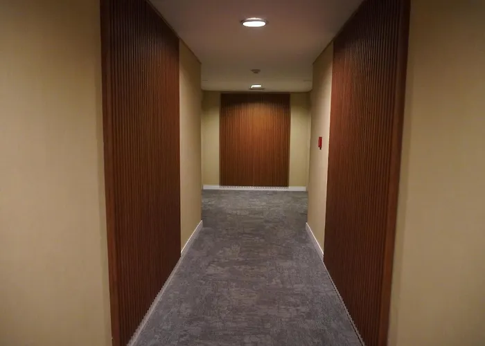 Land Plaza Hotel