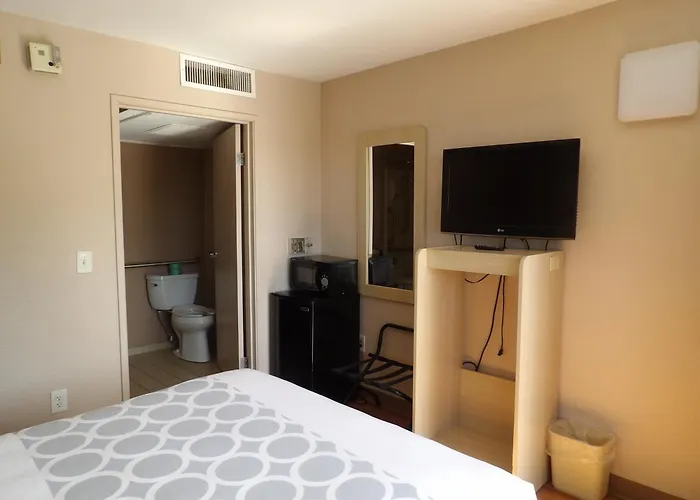 Econo Lodge Inn & Suites Yuma