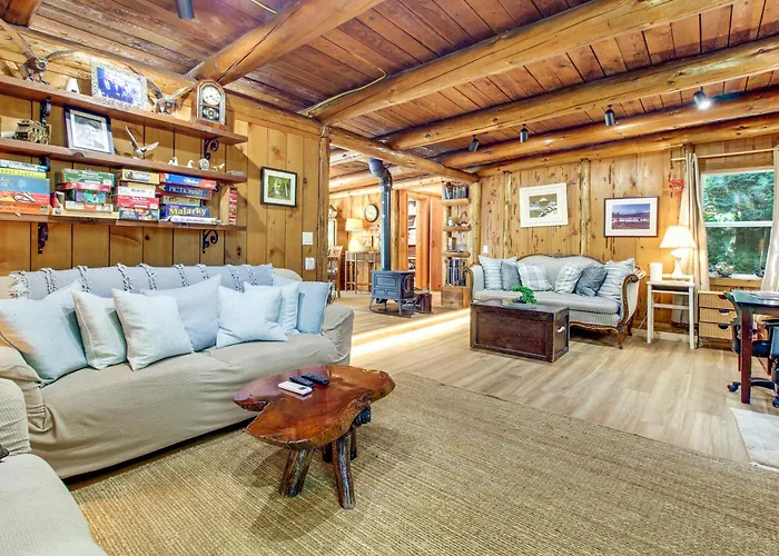 Hike To The Coast! Log Cabin On 5 Acres In Bandon