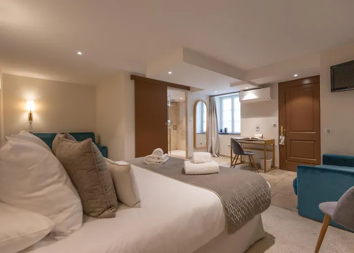 Le Central Boutique Hotel
