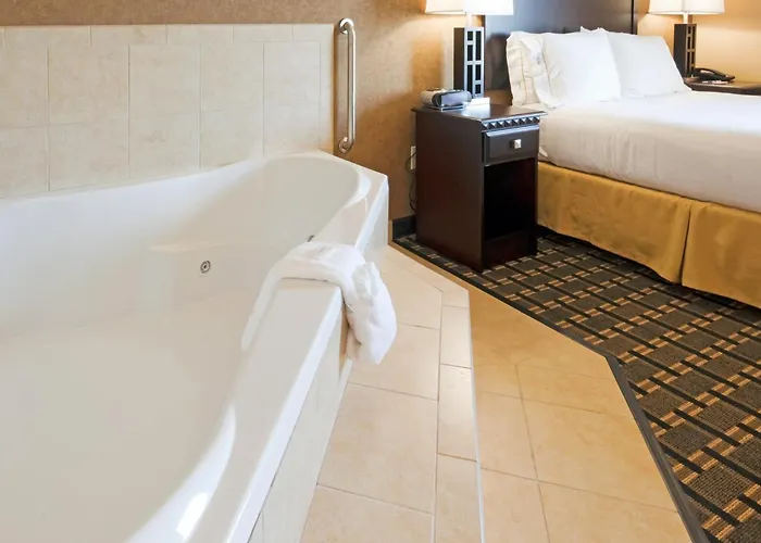 Holiday Inn Express Hotel & Suites Ennis By Ihg