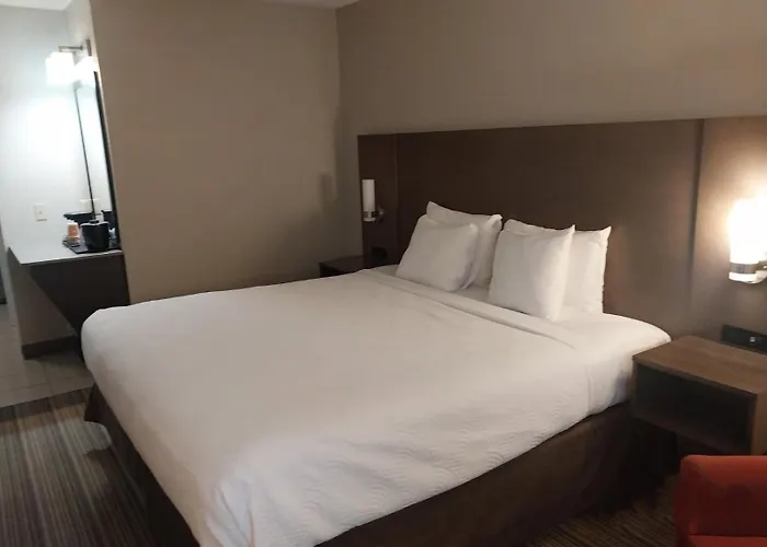 Country Inn & Suites By Radisson, Platteville, Wi