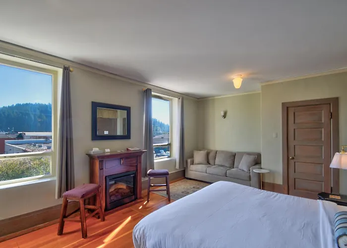 The Peak At Centralia Square - Self Check-In Hotel
