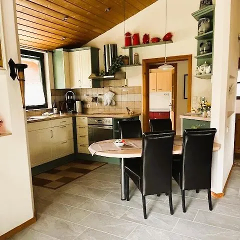 Ferienhaus zwischen Wald und See