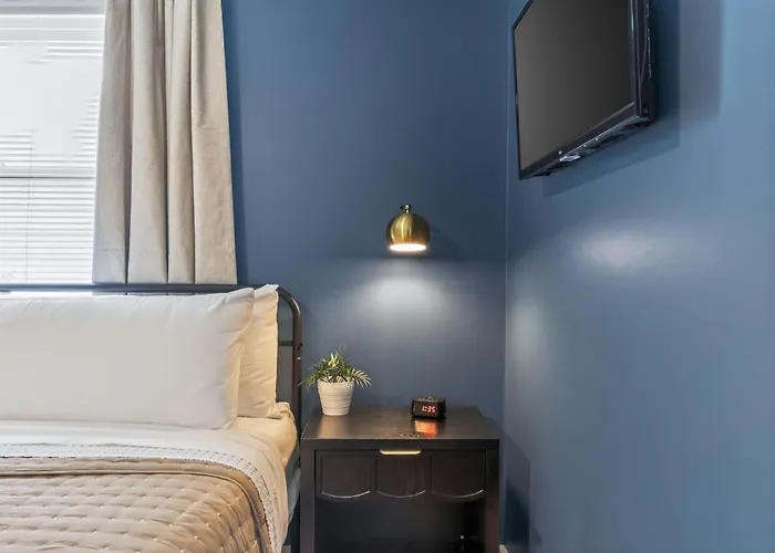 Chic Home With Huge Grassy Yard 7 Mins To Arrowhead Stadium