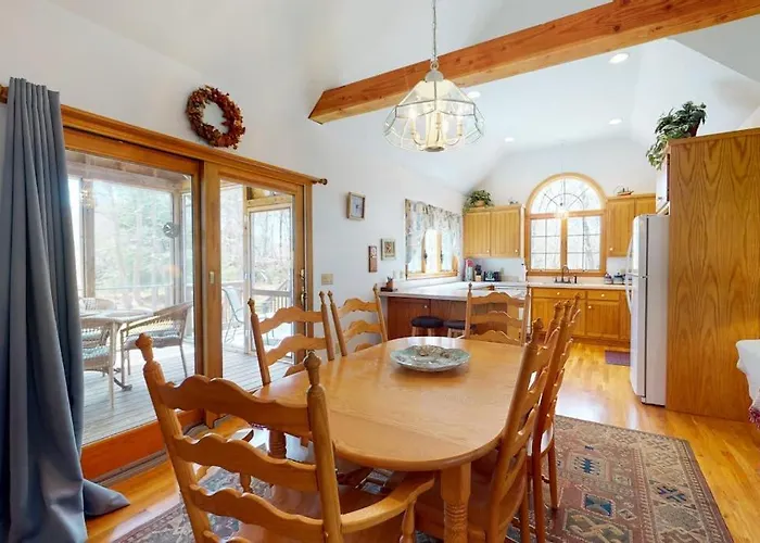 The Tranquil Heron Cottage