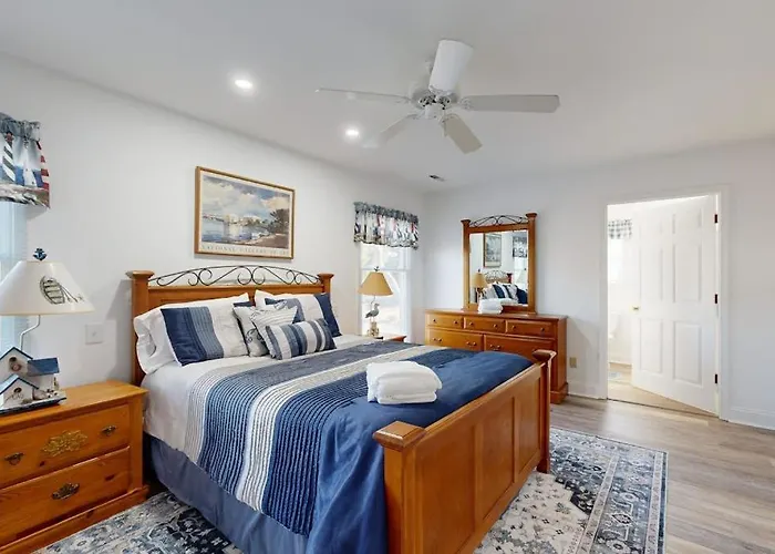 Salt Pond - 1 Heron Ct