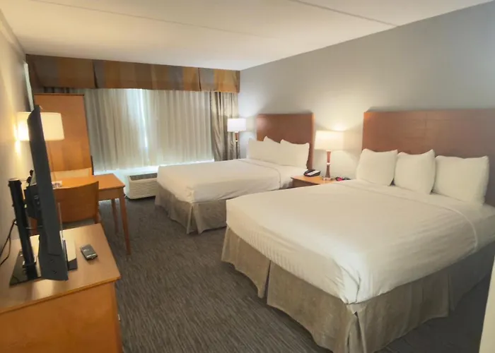 Best Western Plus Chicago Hillside