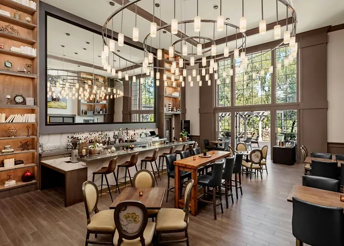 River Terrace Inn