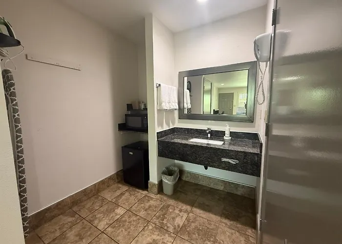 Baymont By Wyndham Manteca