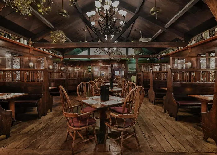 Lamies Inn & The Old Salt Tavern