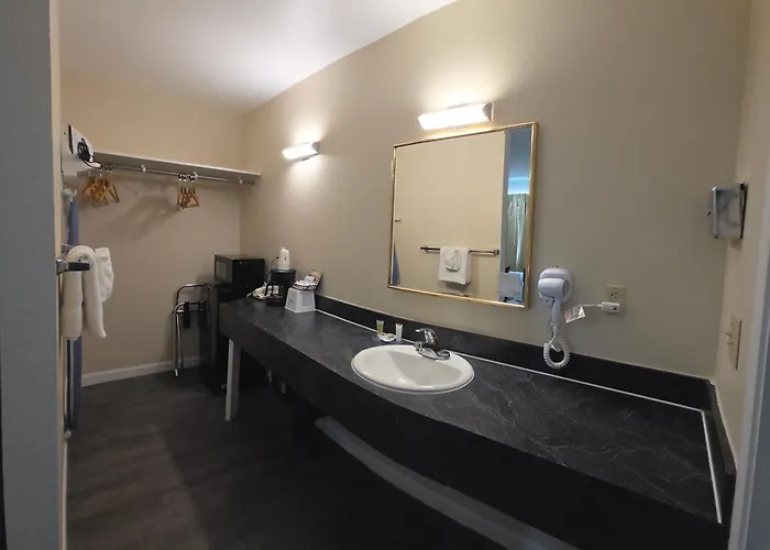 Travelodge By Wyndham Wenatchee