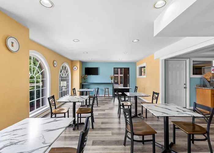 Super 8 By Wyndham Acworth/Atlanta Area