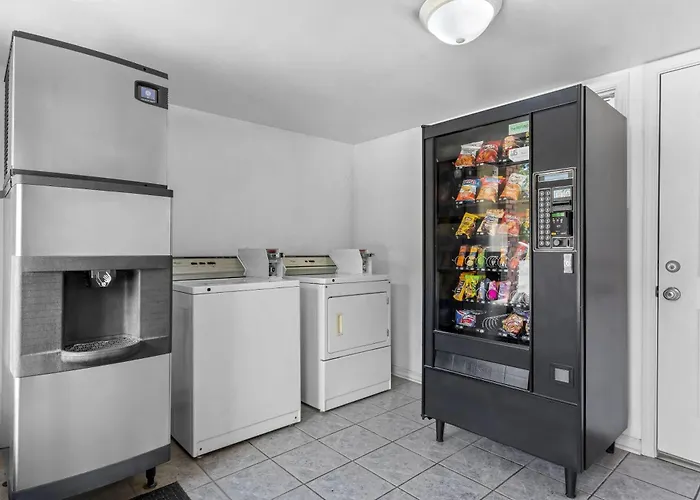 Super 8 By Wyndham Acworth/Atlanta Area