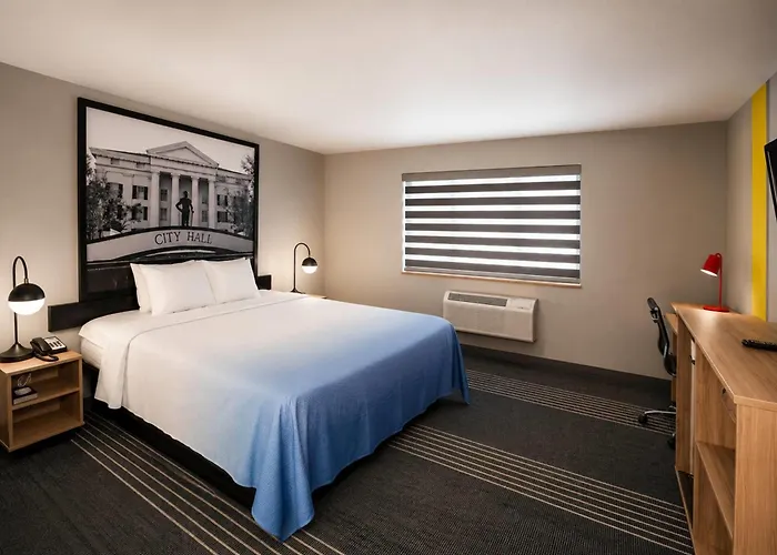 Super 8 By Wyndham Warrenton