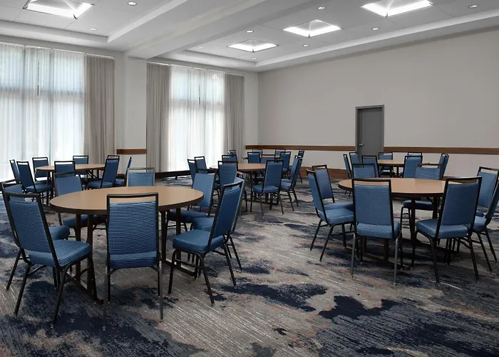 Courtyard By Marriott Richmond Downtown