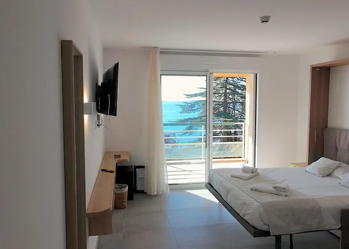 Hotel-Club Du Domaine D'Aiguebelle, Ussim Vacances