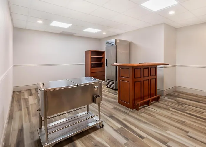 Best Western Plus 1000 Islands Hotel & Suites- Newly Renovated