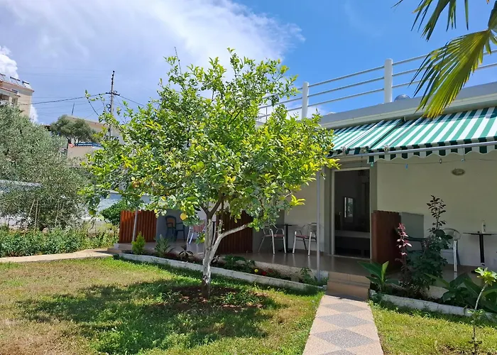 Yard Paradise Rooms