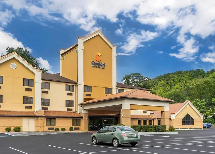 Comfort Inn & Suites Lavale - Cumberland