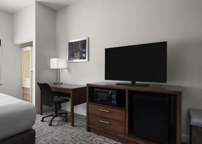 Best Western Plus College Station Inn & Suites