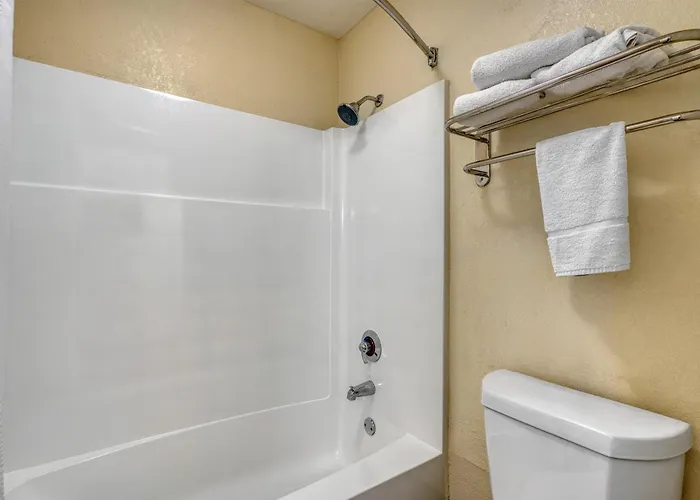 Surestay Hotel By Best Western Bowling Green North