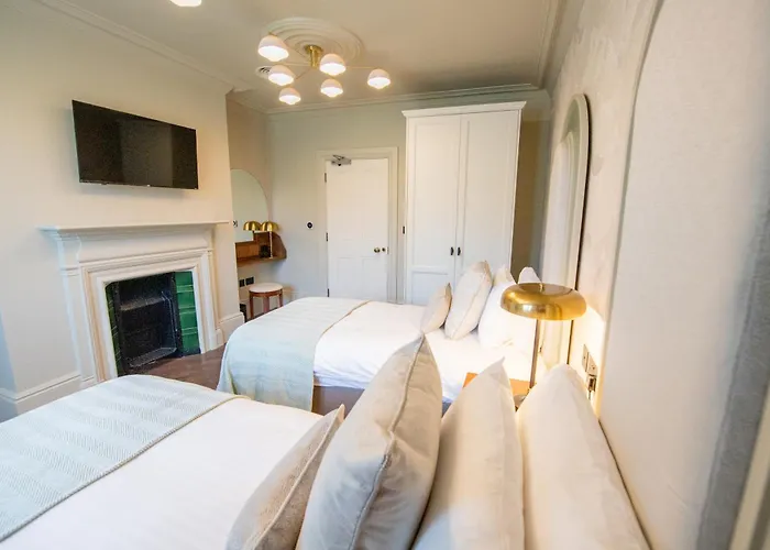 The Carre Arms Hotel & Restaurant