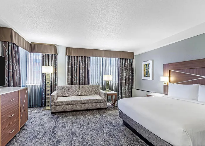 Doubletree By Hilton Milwaukee Downtown