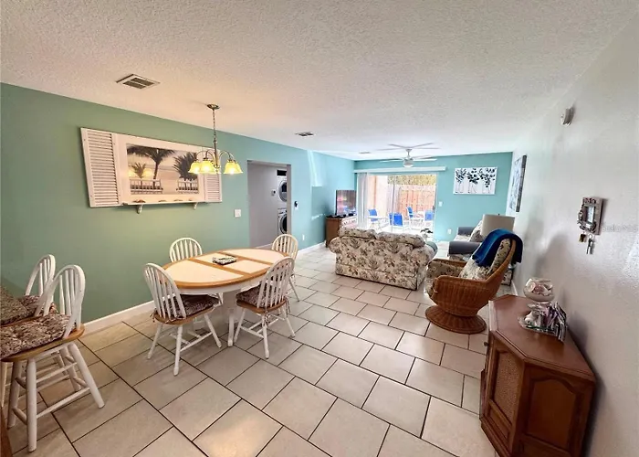 2Br/2Ba Condo Sienna Park