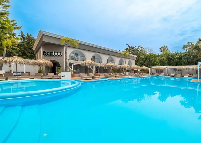 Bamboo Suites Hotel - Adults Only