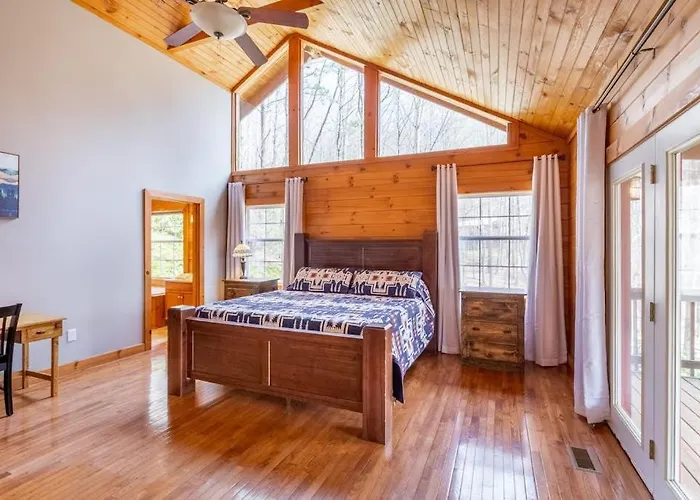 Bear Print Mountain Lodge