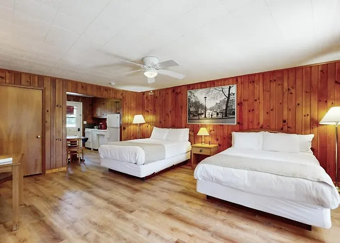 Lakeview Cottage - Unit 305