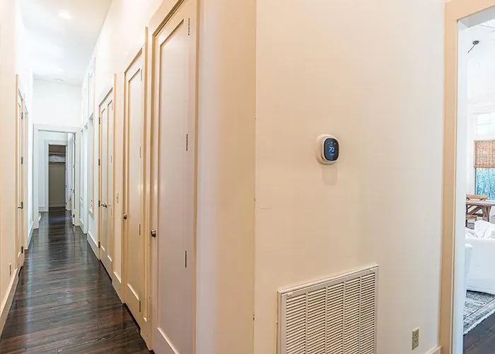 Zen Den In Rosemary Beach Charming Cottage With Heated Pool, Hot Tub, Outdoor Lanai With Tv & Fireplace,Gourment Wolf Gas Grill, Sleeps 12 In 4 King Beds & 4 Twin Xl Beds, Covered Patios, Amenity Access Included To Community Pools, Pvt Beach Walkover