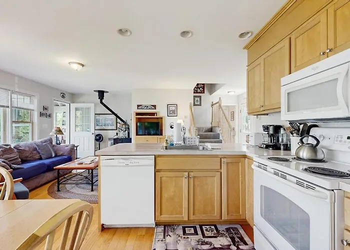 Waterfront Delight At Spindle Point