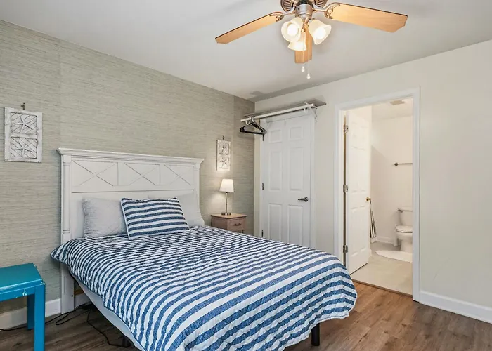 Ocean Vibes By Oak Island Accommodations