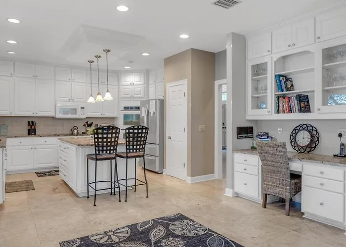 Club Views - Pet-Friendly 5Br W Pool & Bbq Patio