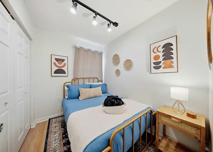 Boho Inspired Apt In The Heart Of Tampa Bay!