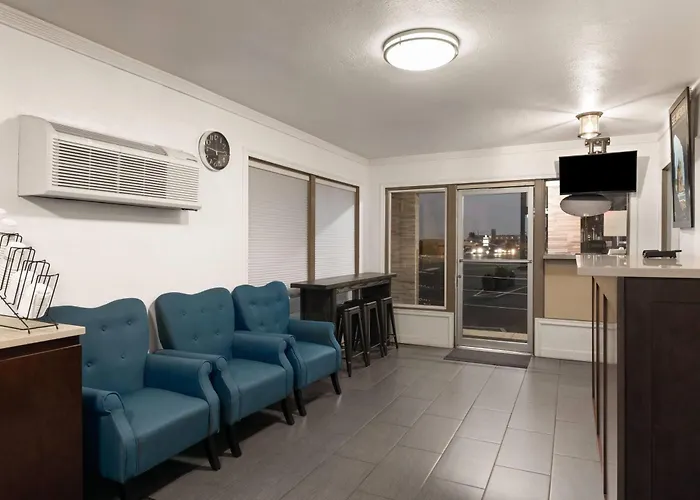 Travelodge By Wyndham Everett City Center