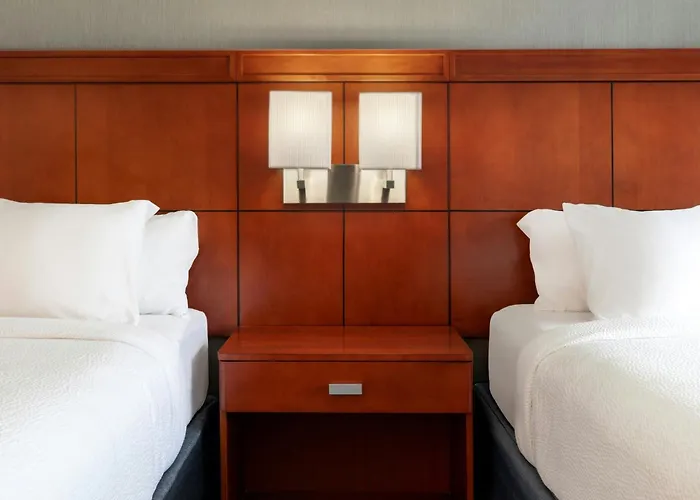 Courtyard By Marriott Pittsburgh Airport
