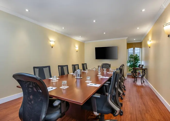 Hotel Brossard, An Ascend Collection Hotel