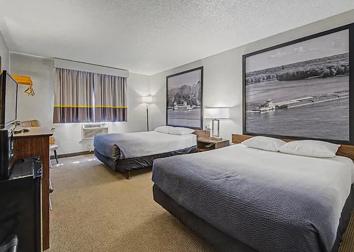 Super 8 By Wyndham Dubuque