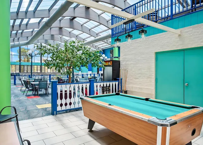 Country Inn & Suites By Radisson, Muskegon, Mi