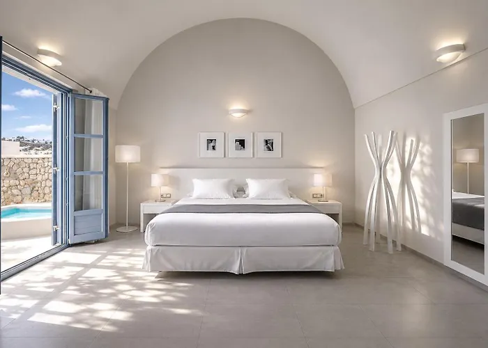 Acroterra Rosa Luxury Suites & Spa