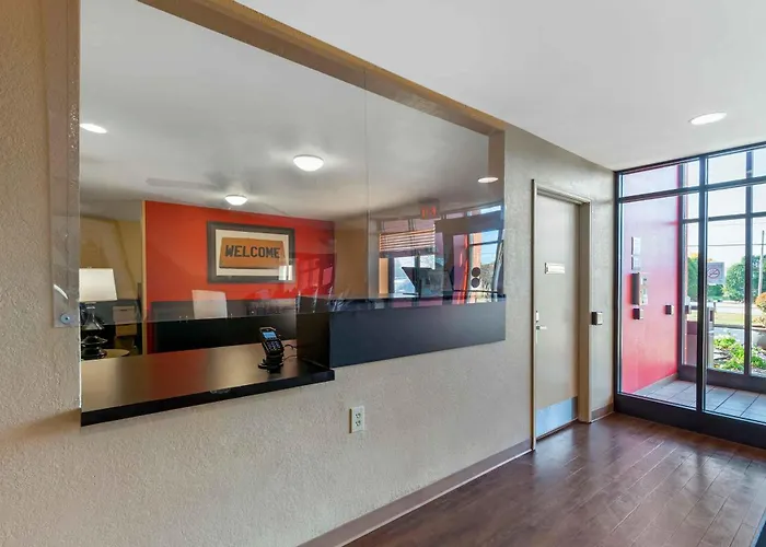 Extended Stay America Select Suites - Rockford - State Street