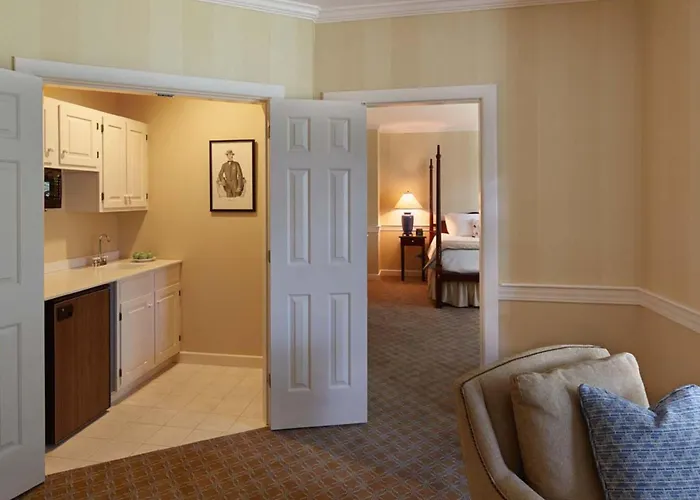 Cape Arundel Inn And Resort